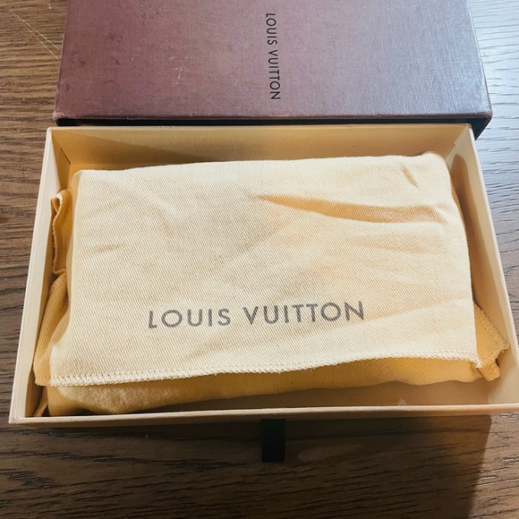 Louis Vuitton Zippy Wallet in Monogram-still for sale - Picture 14 of 17